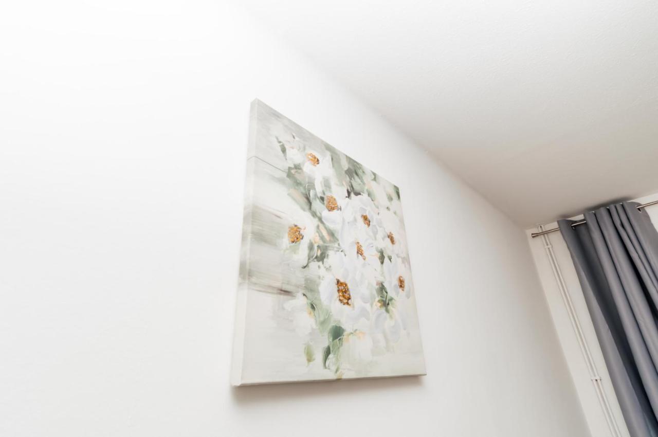 2 Bed Apartment-5 Guests - Business-Relocation-Parking - The Brighton Short Stay & Serviced Apartments ภายนอก รูปภาพ