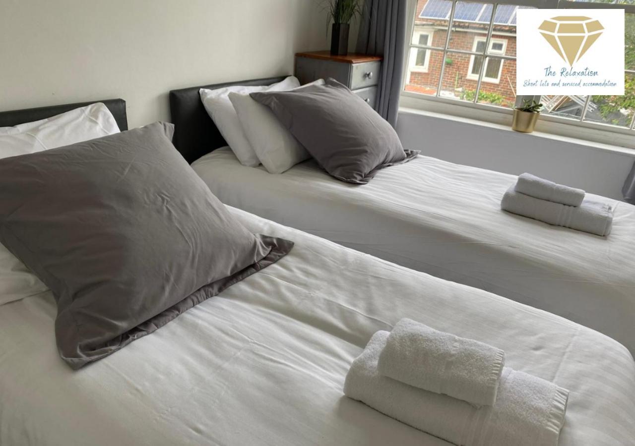 2 Bed Apartment-5 Guests - Business-Relocation-Parking - The Brighton Short Stay & Serviced Apartments ภายนอก รูปภาพ